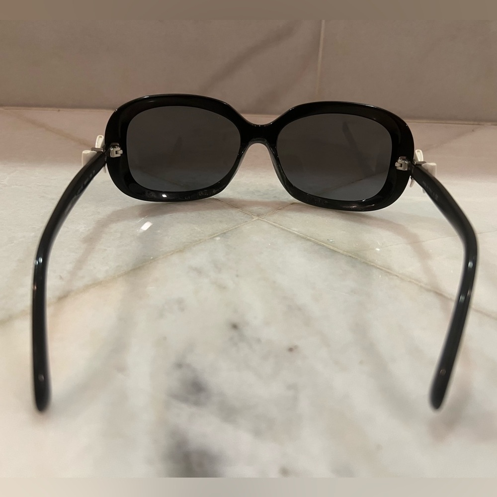 *Vintage* CHANEL (Bow) Sunglasses - Picture 5 of 9